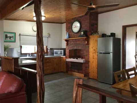 Bayview Boathouse - Accommodation Coffs Harbour 5