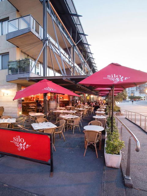 Honeysuckle Executive Suites - Accommodation Coffs Harbour 1
