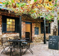 Alby  Esthers - Accommodation Coffs Harbour