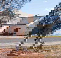 Pretty Pine Hotel - Accommodation Coffs Harbour