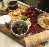 The Universal Eatery