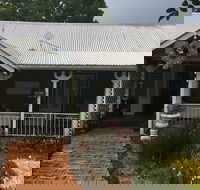 Little Cambridge - Accommodation Coffs Harbour