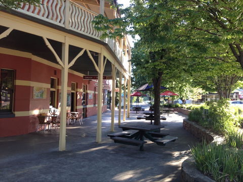Alpine Hotel Bright - Accommodation Coffs Harbour 0