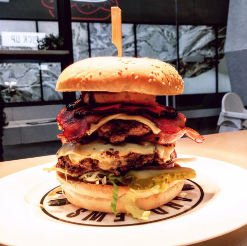 Andrew's Hamburgers - Albert Park - Accommodation Coffs Harbour 0