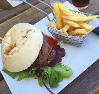 Seaview Hotel By the Beach - Accommodation Coffs Harbour