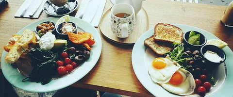 Zeins Authentic - Accommodation Coffs Harbour 0