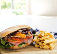 Barracks Bar - Crowne Plaza Hawkesbury Valley