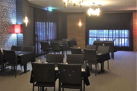 MediumRare Chargrill And Bar - Accommodation Coffs Harbour 2