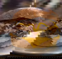 Burgerlove - Endeavour Hills - Accommodation Coffs Harbour