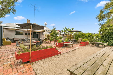 Archies Couch - Accommodation Coffs Harbour 0