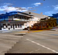 Harts Takeaway/Junction Hotel Peterborough - Accommodation Coffs Harbour