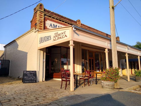 Amandhi's - Accommodation Coffs Harbour 0