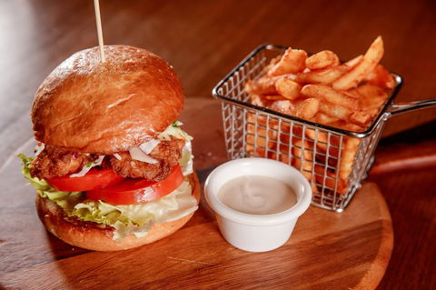 R Bar & Kitchen - Accommodation Coffs Harbour 0