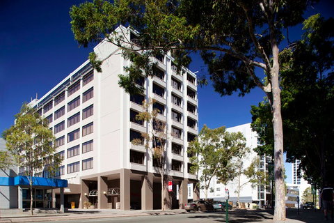 Phi Yen - Perth - Accommodation Coffs Harbour 0