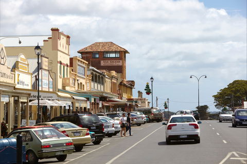 Lombardys - Accommodation Coffs Harbour 0
