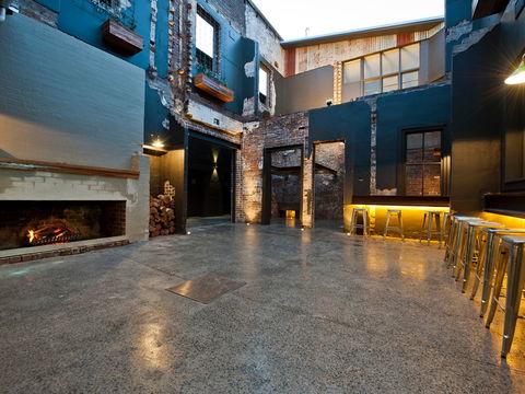 Royal Hotel Queanbeyan - Accommodation Coffs Harbour 2