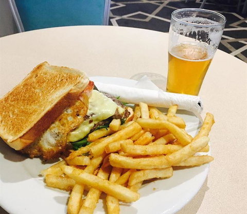 Leopold Sportsmans Club - Accommodation Coffs Harbour 13