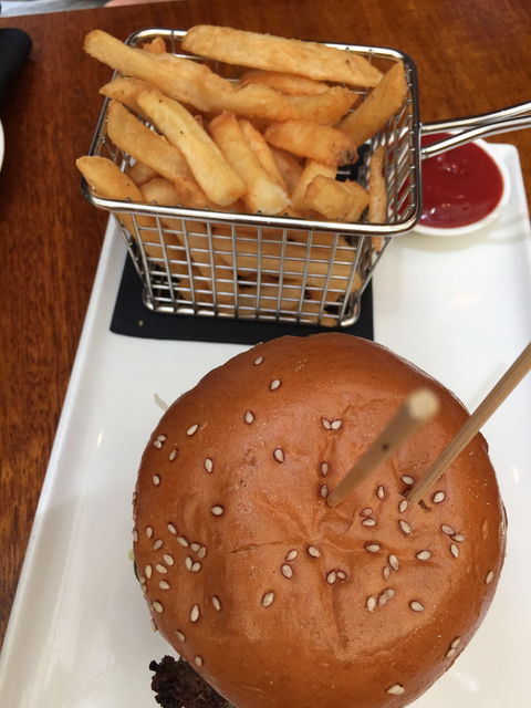 Adelphi Grill - Accommodation Coffs Harbour 8