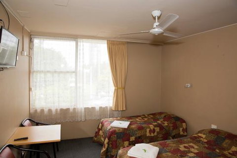 Dolphins Harbourside Hotel - Accommodation Coffs Harbour 0