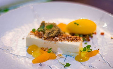 Lindsay's Restaurant - Accommodation Coffs Harbour 2