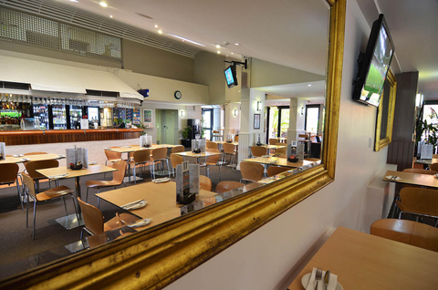 Ashmore Tavern - Accommodation Coffs Harbour 2