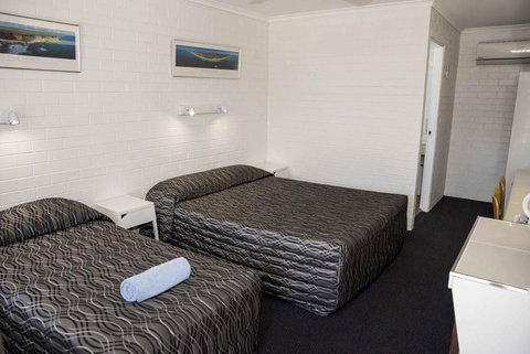Coastal Bay Motel - Accommodation Coffs Harbour 5