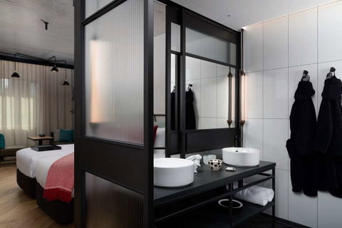 QT Melbourne - Accommodation Coffs Harbour 6