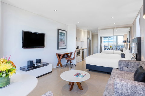 Meriton Suites Broadbeach - Accommodation Coffs Harbour 0