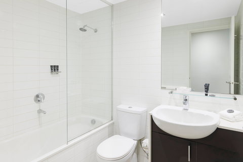Brady Apartment Hotel Flinders Street - Accommodation Coffs Harbour 5