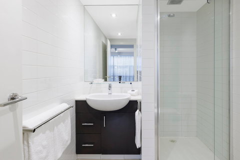 Brady Apartment Hotel Flinders Street - Accommodation Coffs Harbour 7