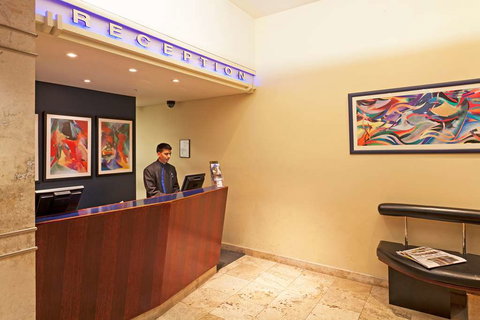 Causeway Inn On The Mall - Accommodation Coffs Harbour 2