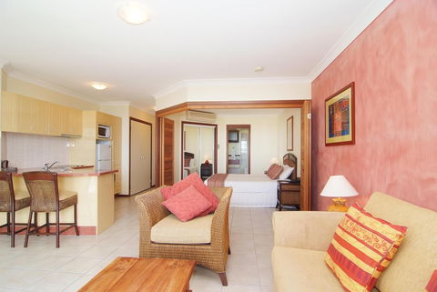 At Waters Edge Resort - Accommodation Coffs Harbour 2
