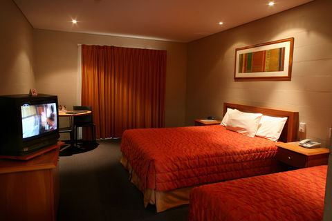 Outback Hotel & Lodge - Accommodation Coffs Harbour 2