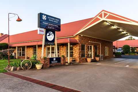 Parkes International - Accommodation Coffs Harbour 0