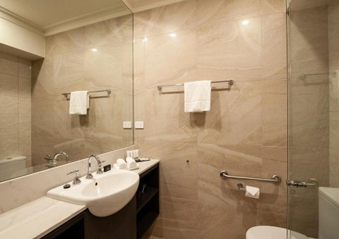 Burke & Wills Hotel - Accommodation Coffs Harbour 2