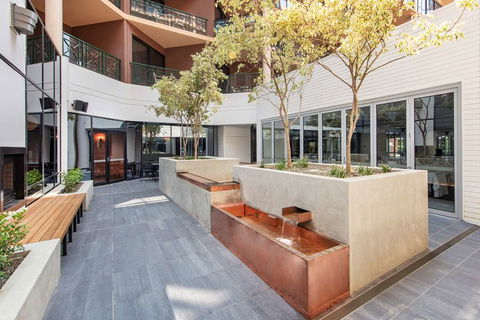 Amora Hotel Riverwalk Melbourne - Accommodation Coffs Harbour 2