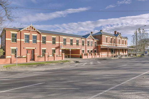 Lake Inn Ballarat - Accommodation Coffs Harbour 0