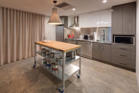Zara Tower Serviced Apartments - Accommodation Coffs Harbour 9