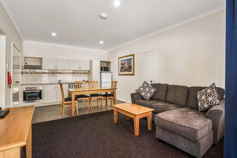 Karratha Central Apartments - Accommodation Coffs Harbour 11