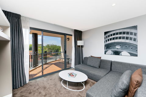 Astra Apartments The Griffin - Accommodation Coffs Harbour 4