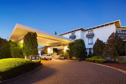 Ramada by Wyndham Diplomat Canberra - Accommodation Coffs Harbour 0