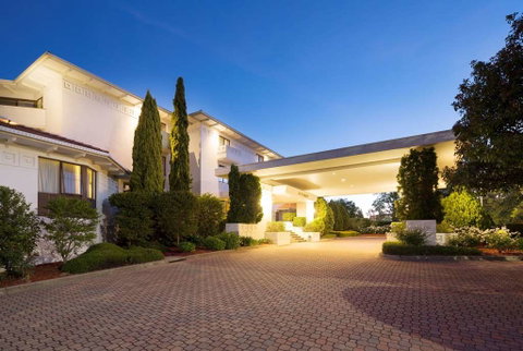 Ramada by Wyndham Diplomat Canberra - Accommodation Coffs Harbour 1