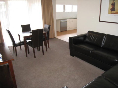 Forrest Hotel & Apartments - Accommodation Coffs Harbour 3