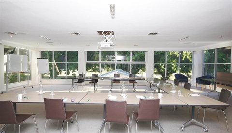 Forrest Hotel & Apartments - Accommodation Coffs Harbour 4