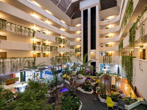 Novotel Darwin Atrium - Accommodation Coffs Harbour 2