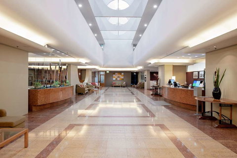 DoubleTree by Hilton Esplanade Darwin - Accommodation Coffs Harbour 2