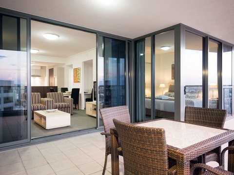 Oaks Aurora - Accommodation Coffs Harbour 2