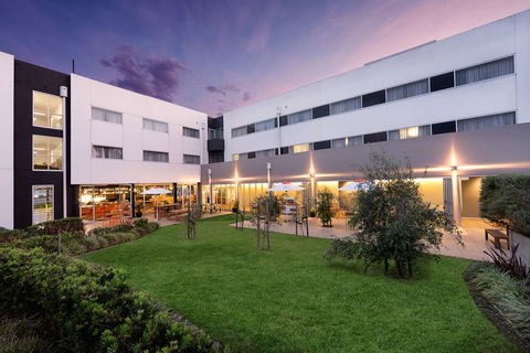 Atura Dandenong - Accommodation Coffs Harbour 1