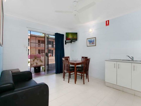Cairns City Palms - Accommodation Coffs Harbour 0