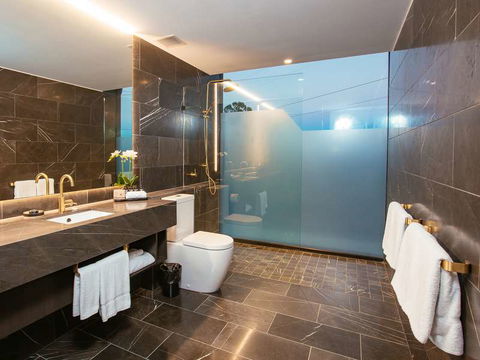 Eatons Hill Hotel - Accommodation Coffs Harbour 2